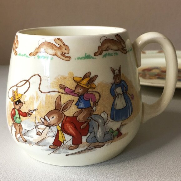 BUNNYKINS Royal Doulton Playful Cowboy Scenes England Peter Rabbit Mug - Picture 4 of 9